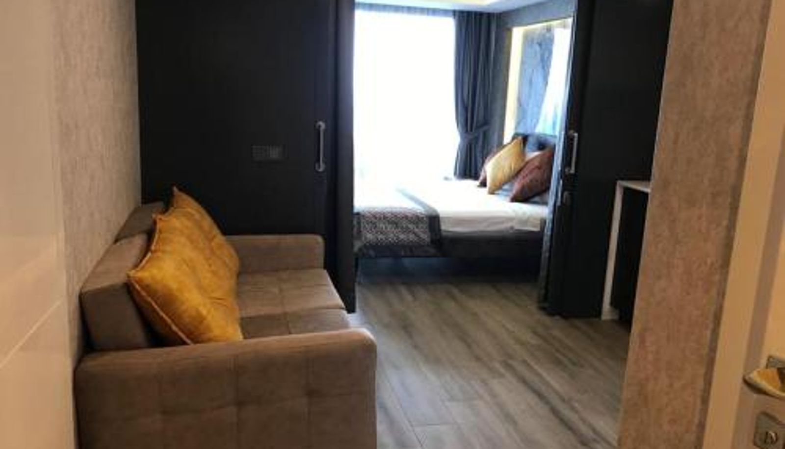 Zimmer - Elite Luxury Suite & Spa