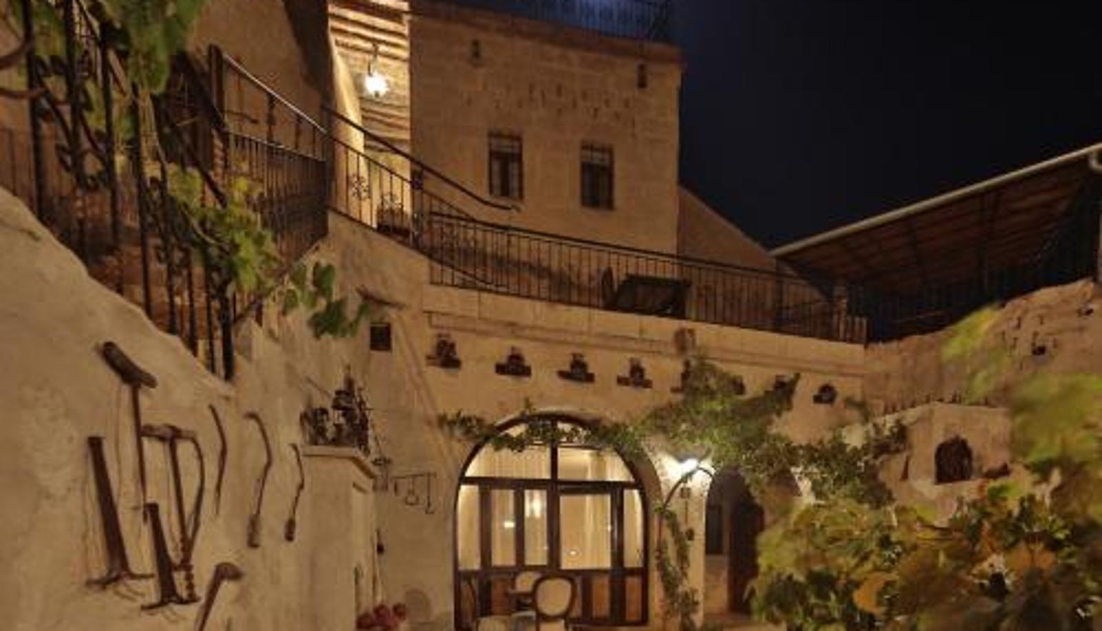 Info - Ascension Cave Suites - Special Class