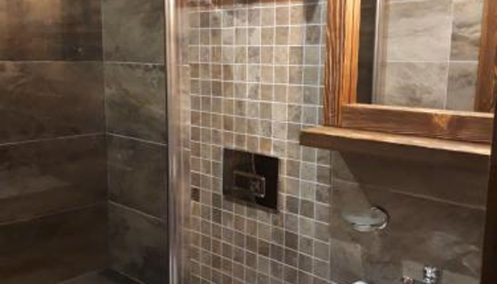 Cuarto de baño - THE SARIGERME INN