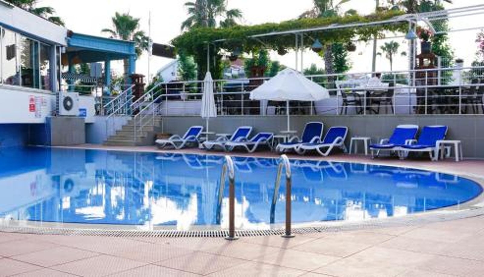 Piscina - Irem Garden Hotel & Apartments