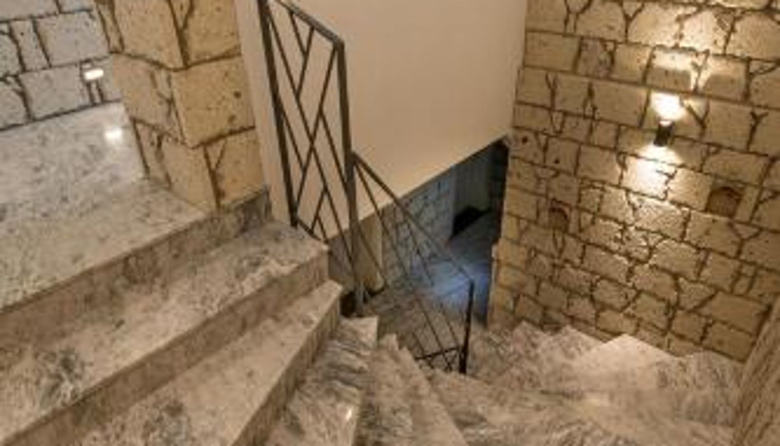 Info - Twins Hotel Çeşme