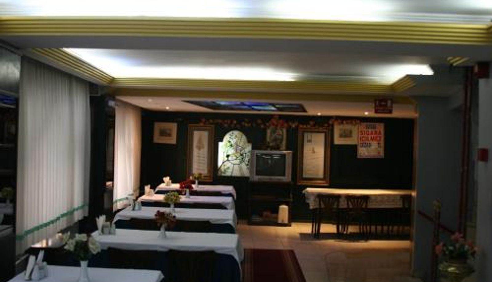 Sala de desayunos dentro del restaurante - Hotel Padova