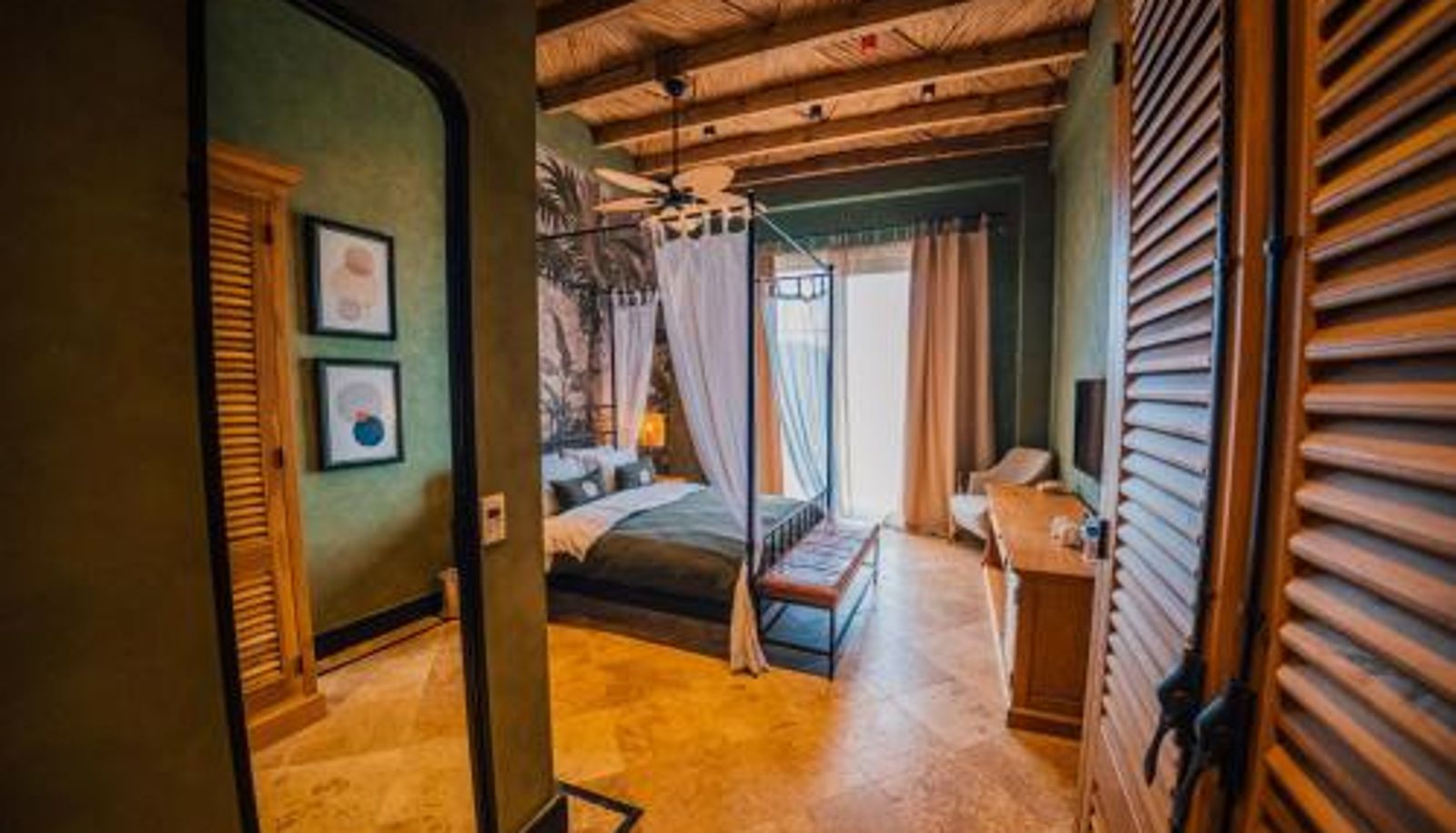 Room - The Remote Hotel
