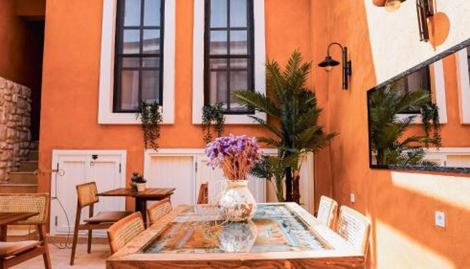 Info - 1870's Taş Konak Otel - Sanat Sokağı