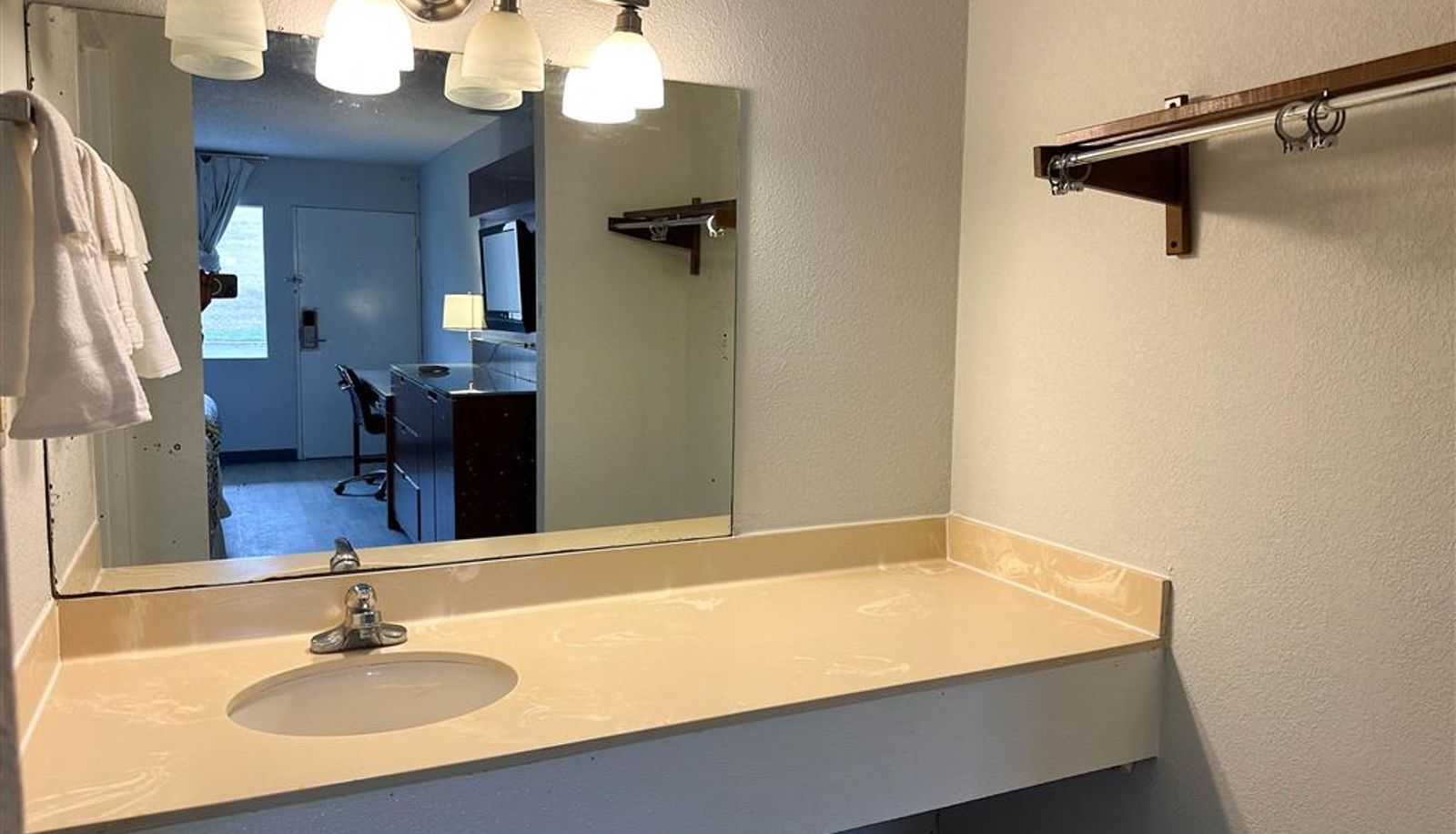 Room - AR Motel 6 - Forrest City