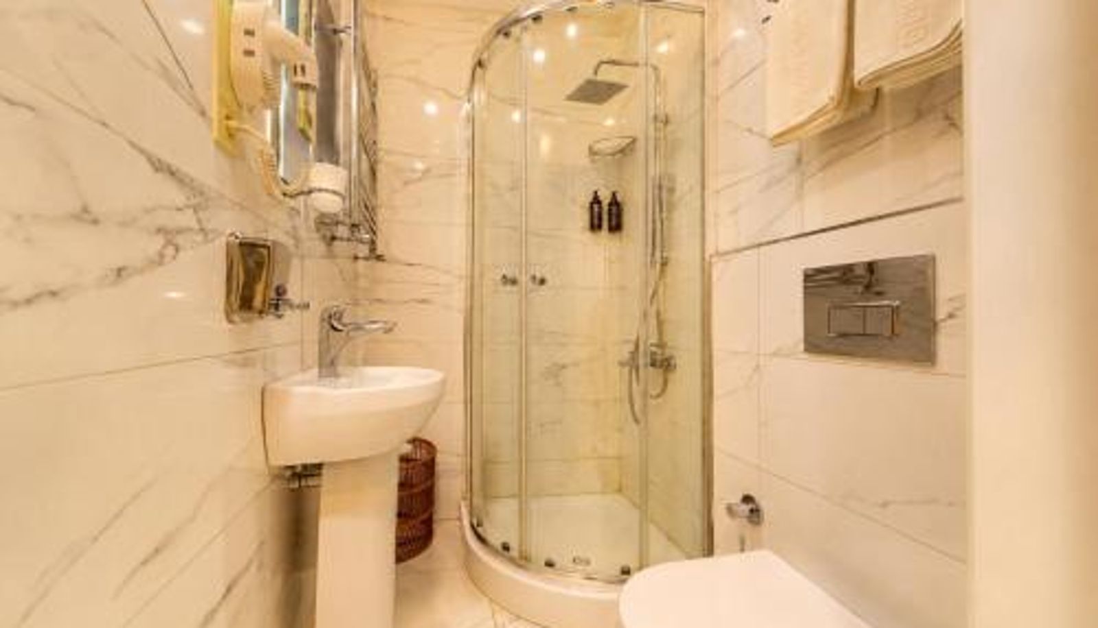 Cuarto de baño - Grand Kavi Hotel
