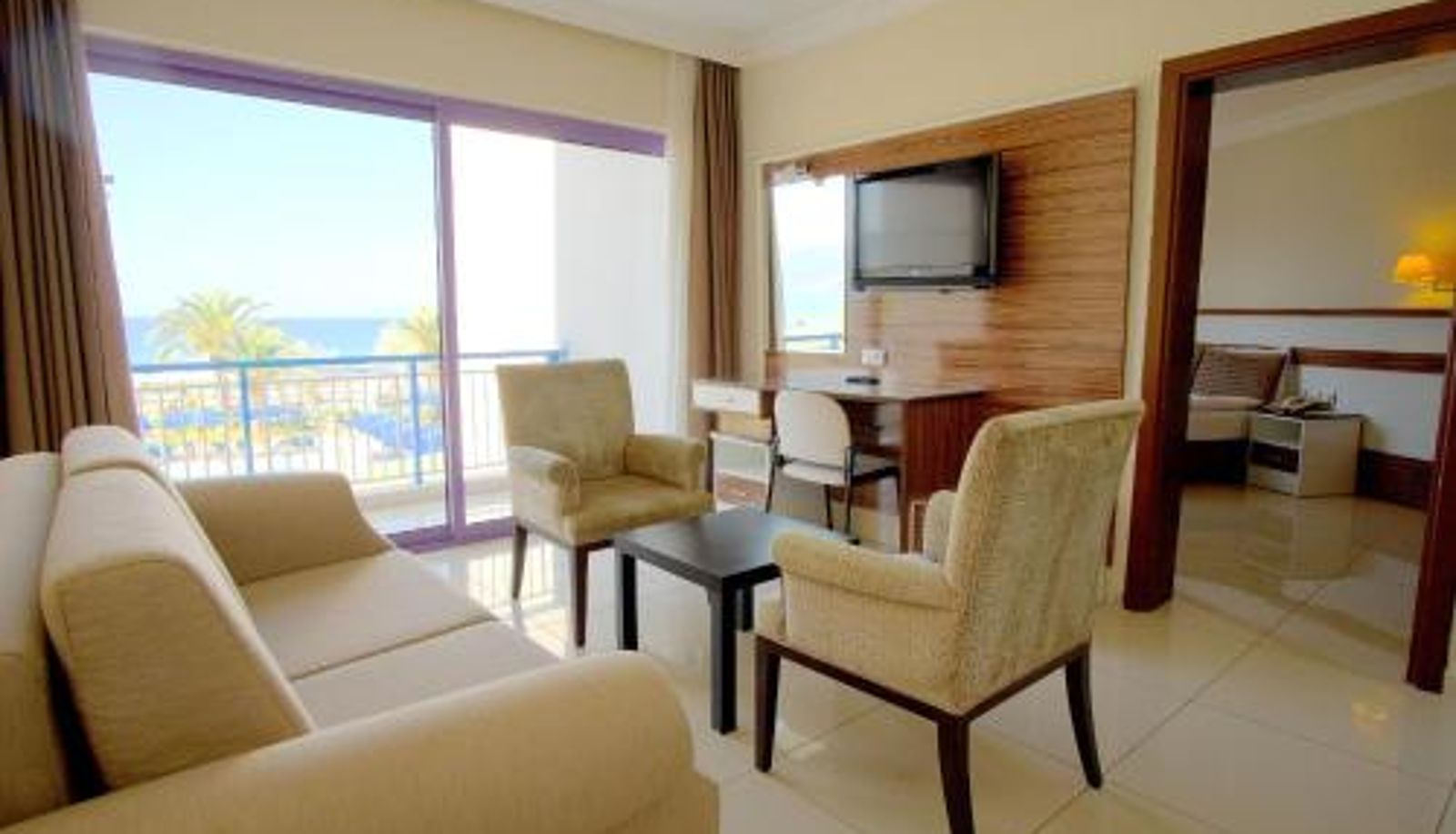 Family room - Le Monde Beach Resort & Spa