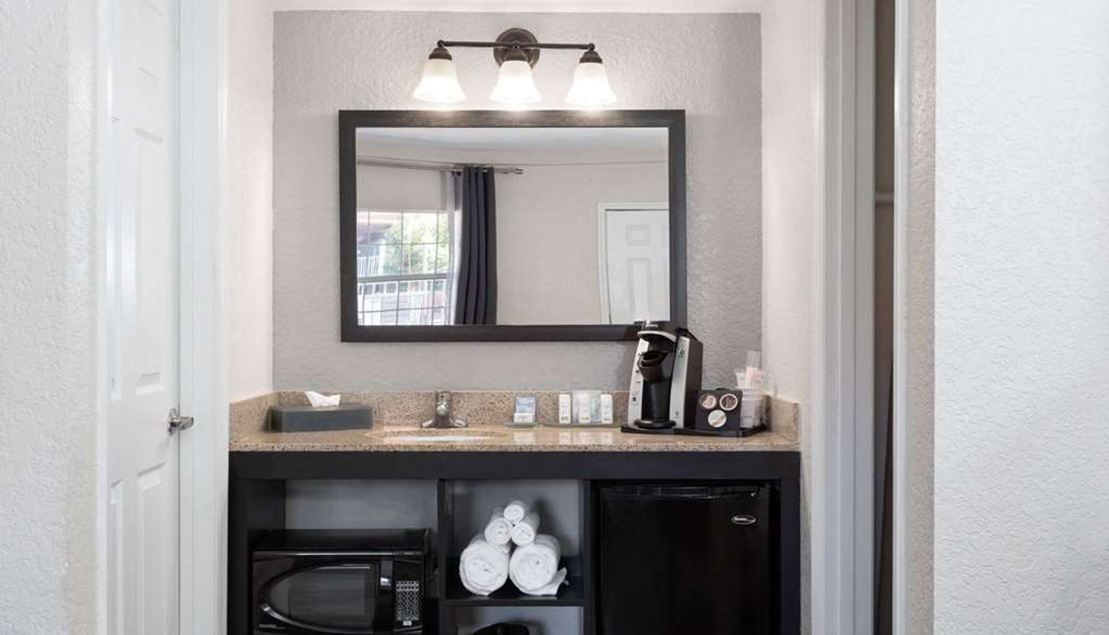 Room - La Quinta Inn by Wyndham Cocoa Beach-Port Canaveral