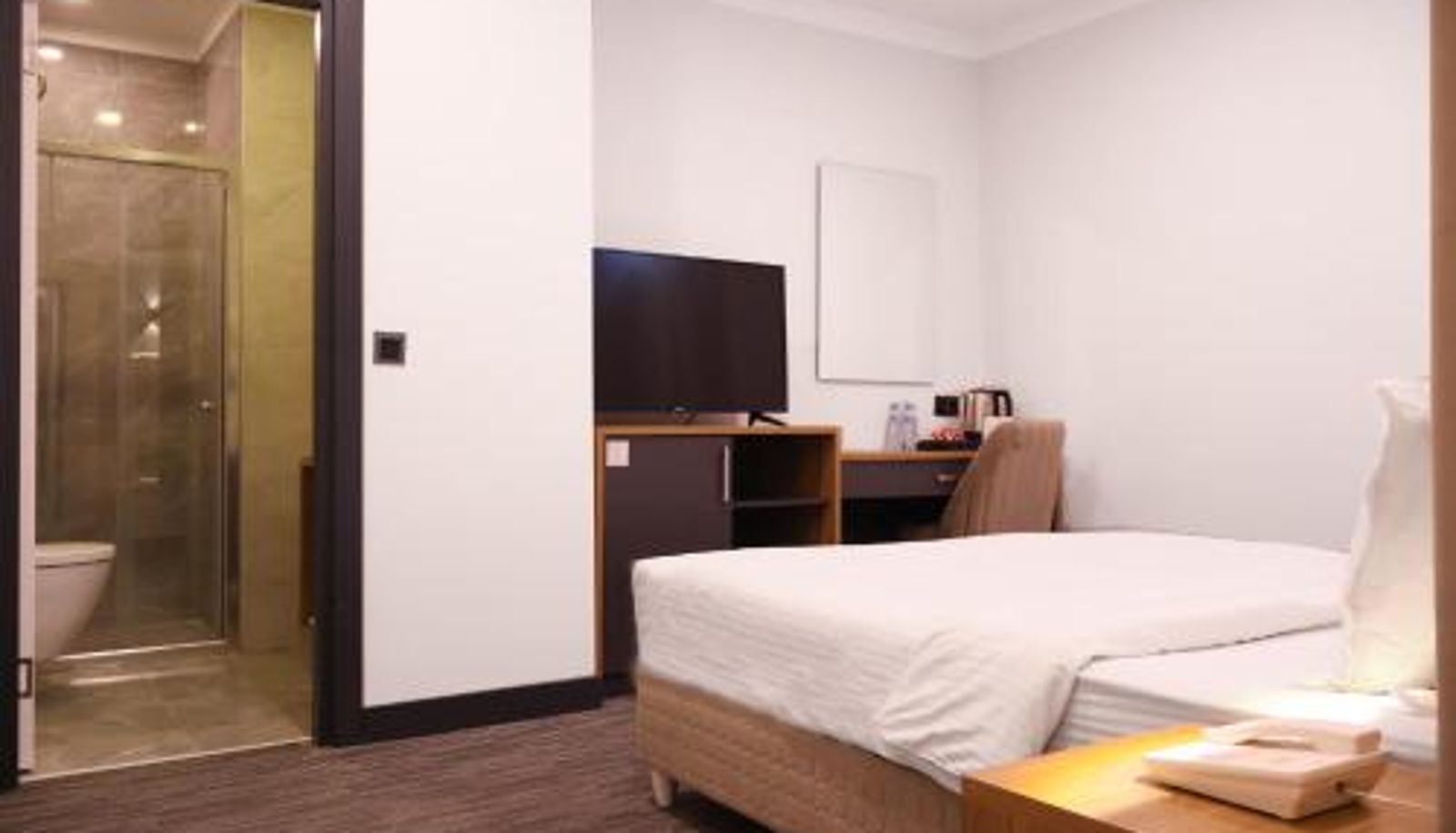 Room - HOME PLUS Hotel