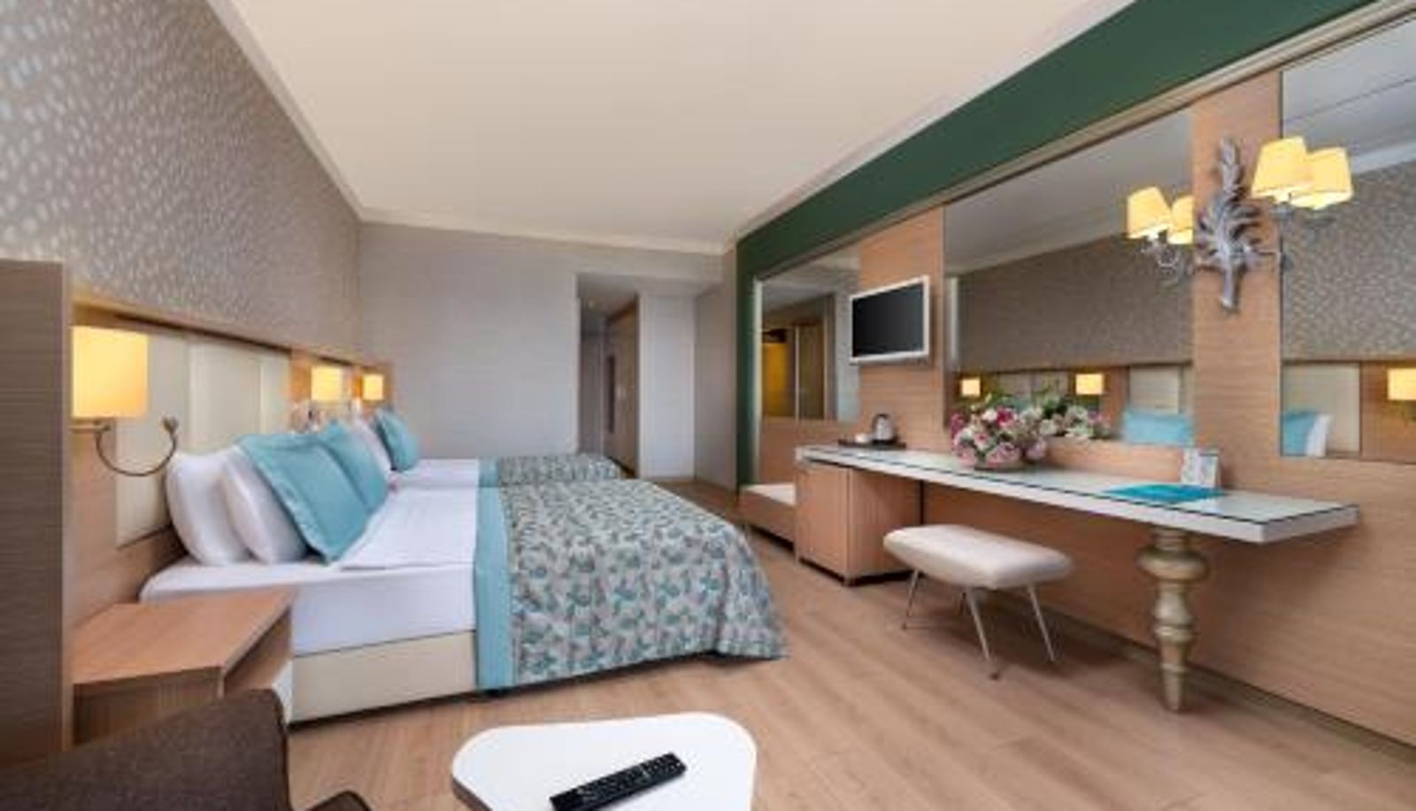 Dreibettzimmer - Royal Garden Beach Hotel