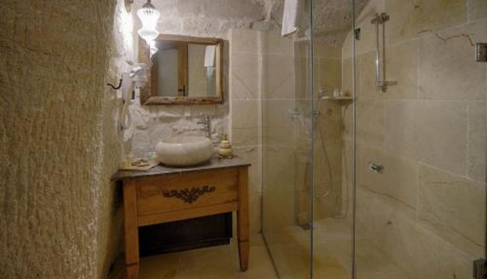 Salle de bain - Hera Cave Suites