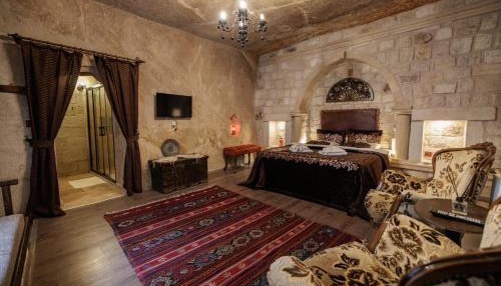 Camera - Shadow Cave House