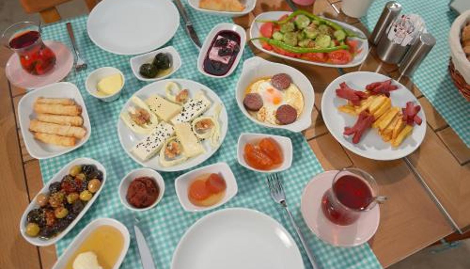 Frühstücksraum innerhalb des Restaurants - Brothers Çeşme Boutique Hotel