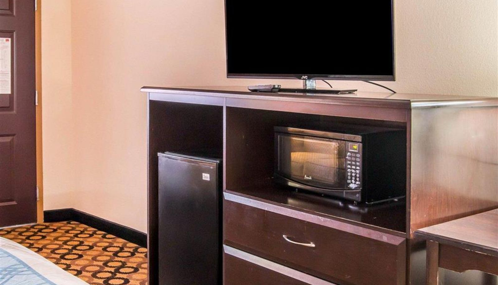 Room - Econo Lodge Richmond Hill