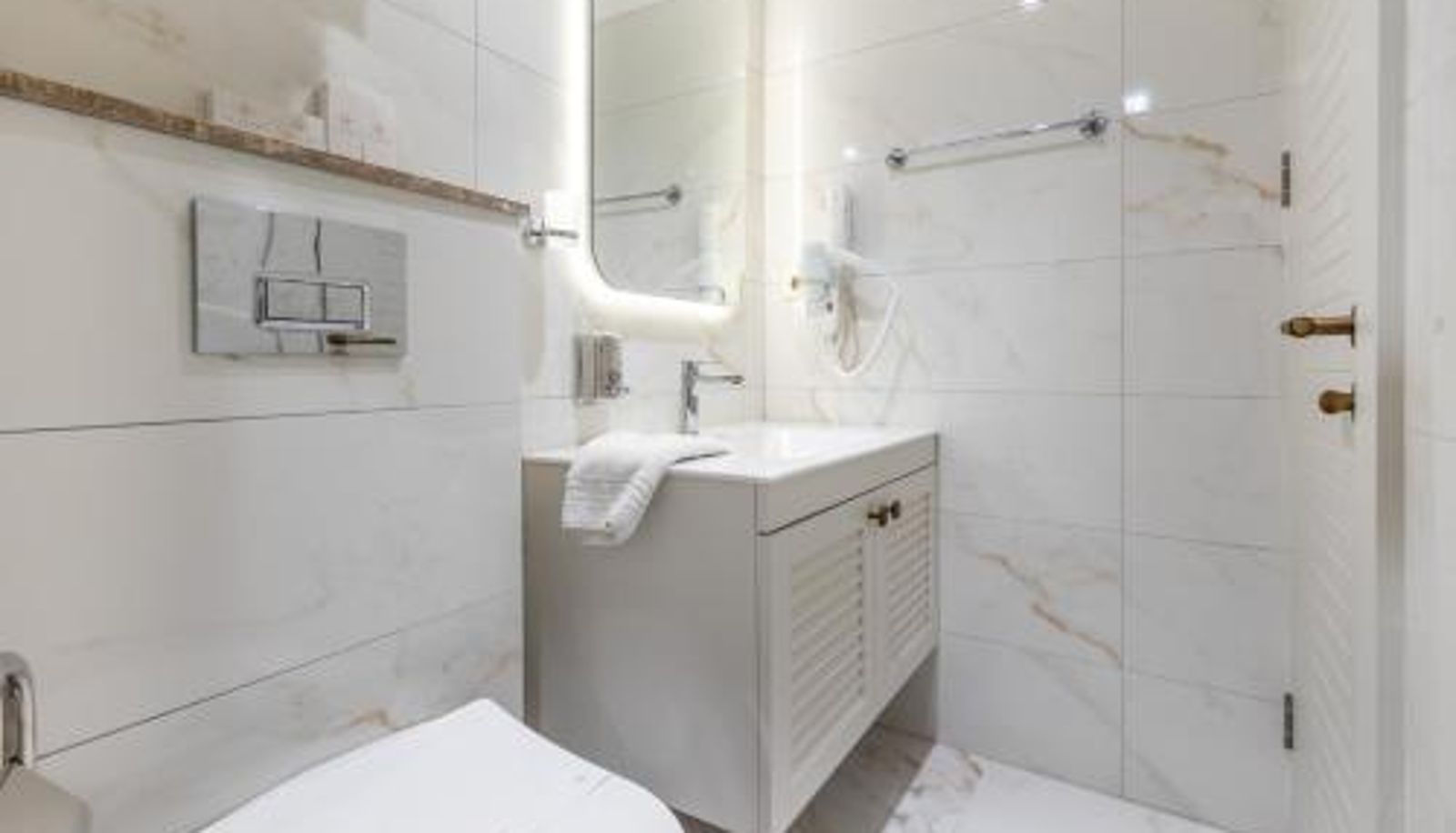 Badezimmer - DeMANOR HOTEL ADULT ONLY