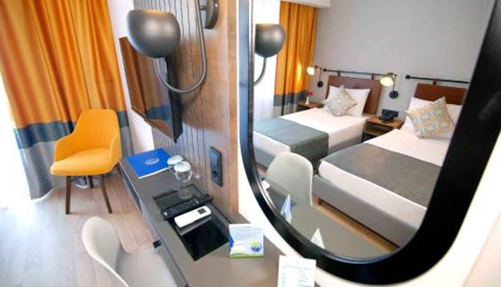 Chambre triple - Ramira Joy Hotel