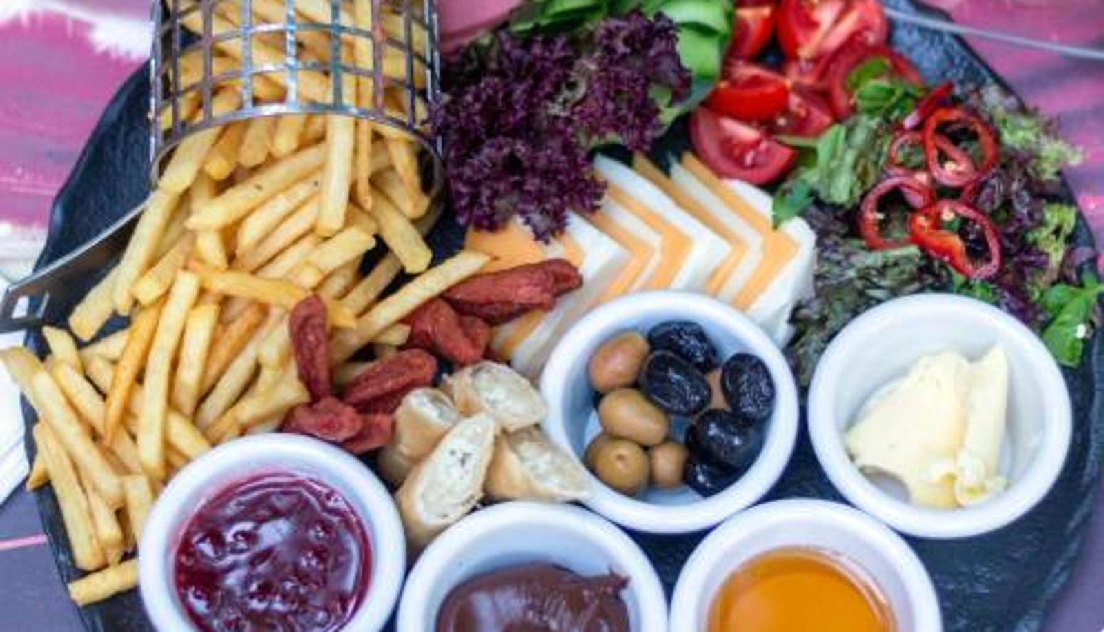 Frühstücksraum innerhalb des Restaurants - Pera Boutique Hotel