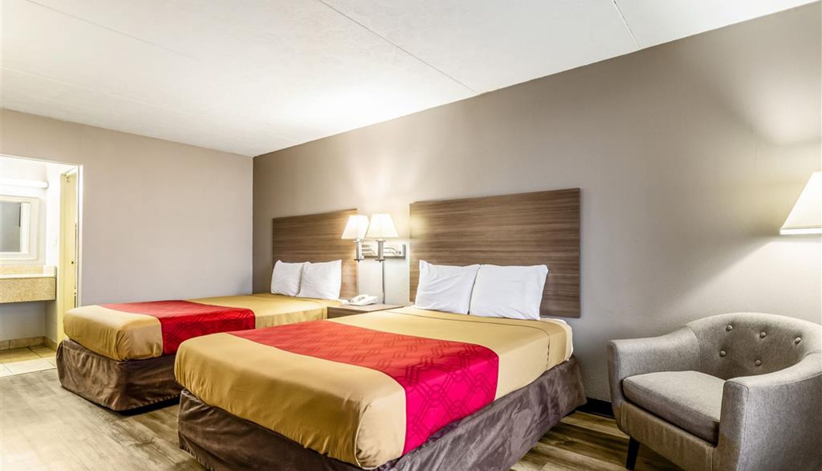 Room - Econo Lodge Seymour