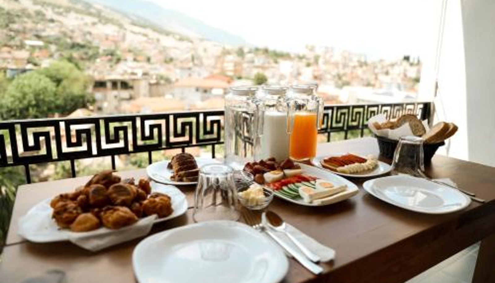 Frühstücksraum innerhalb des Restaurants - Hotel Sarajet 1821