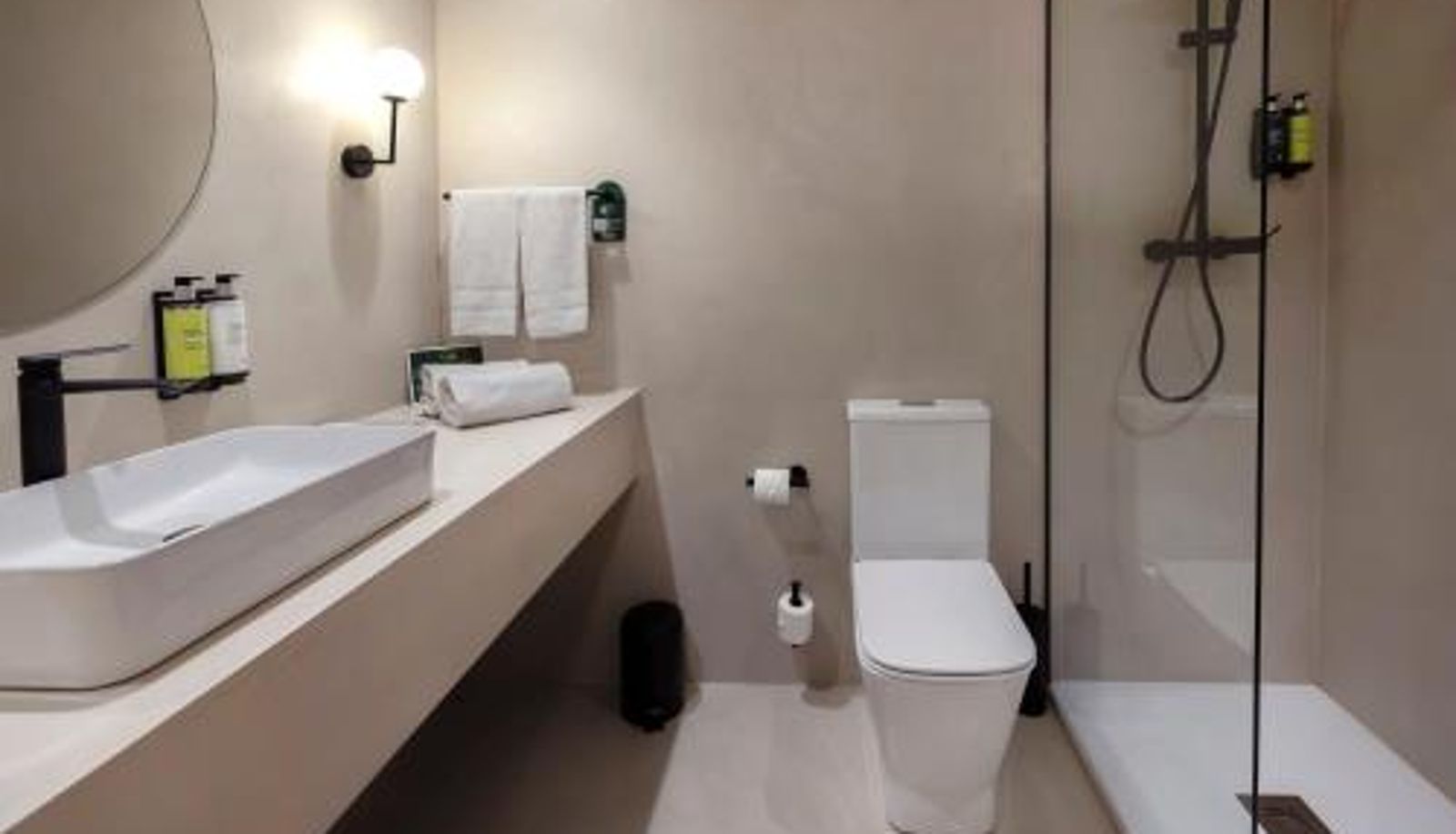 Badezimmer - Sercotel Delfos Andorra