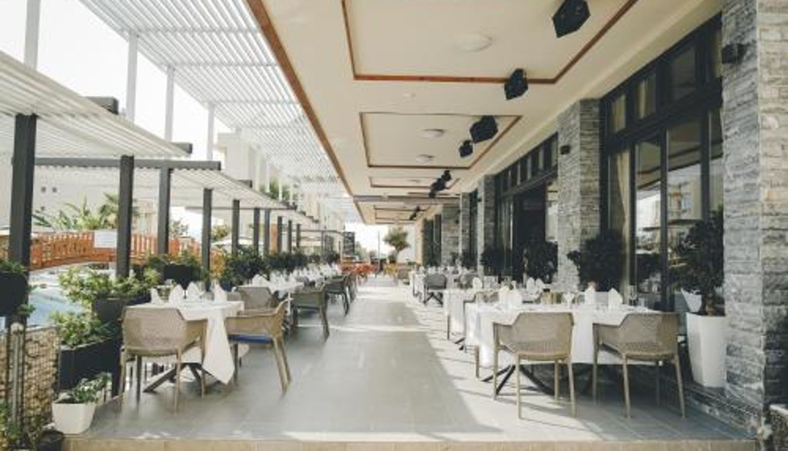 Frühstücksraum innerhalb des Restaurants - Tirana Resort Radhime