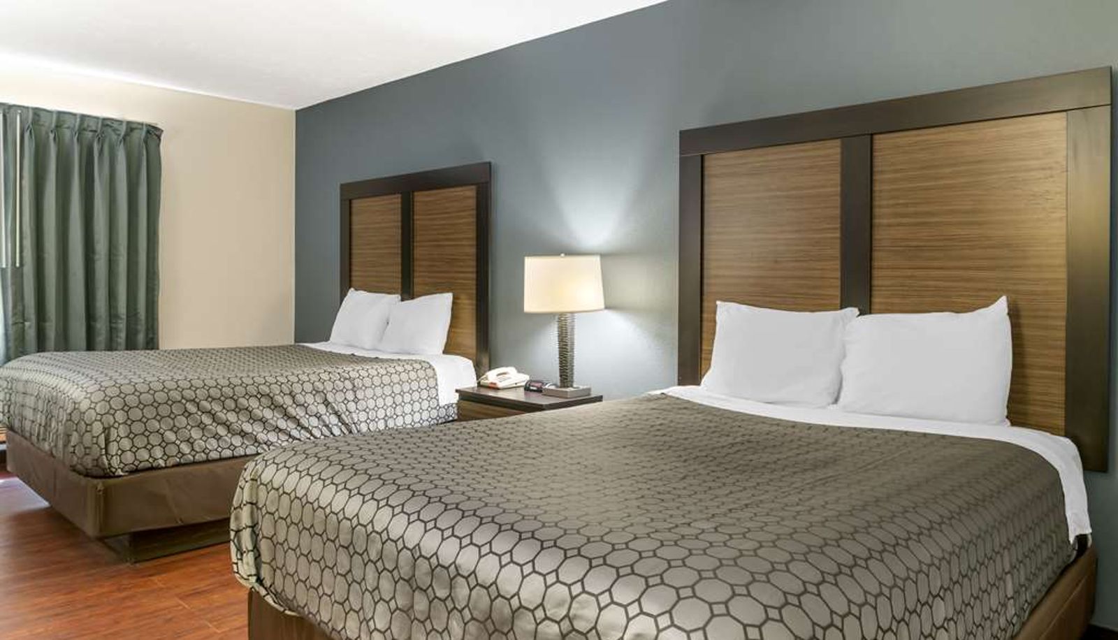 Zimmer - Econo Lodge Traverse City South