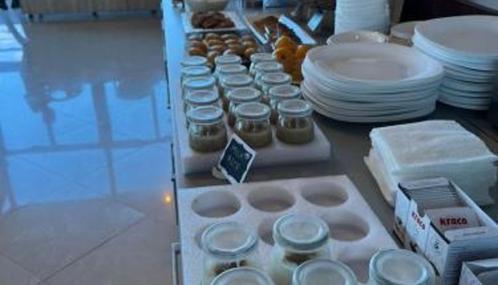 Frühstücksraum innerhalb des Restaurants - Hotel Bahamas