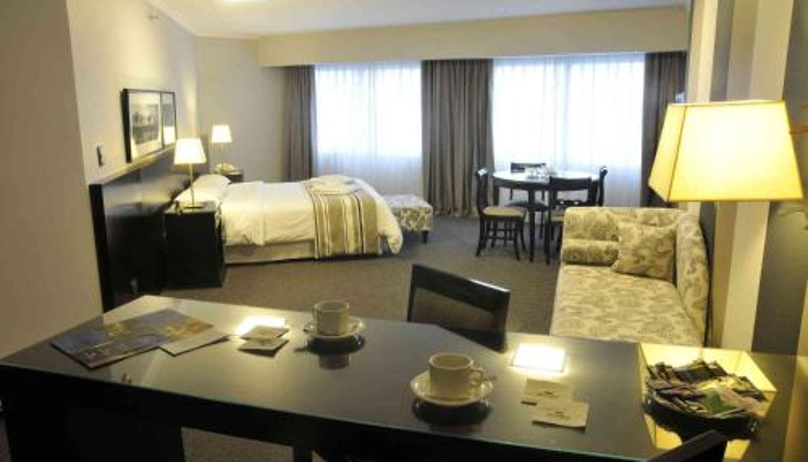 Chambre - Plaza Real Suites Hotel