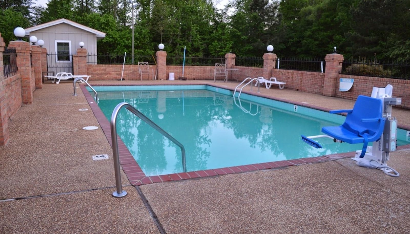 Piscina - Economy Inn
