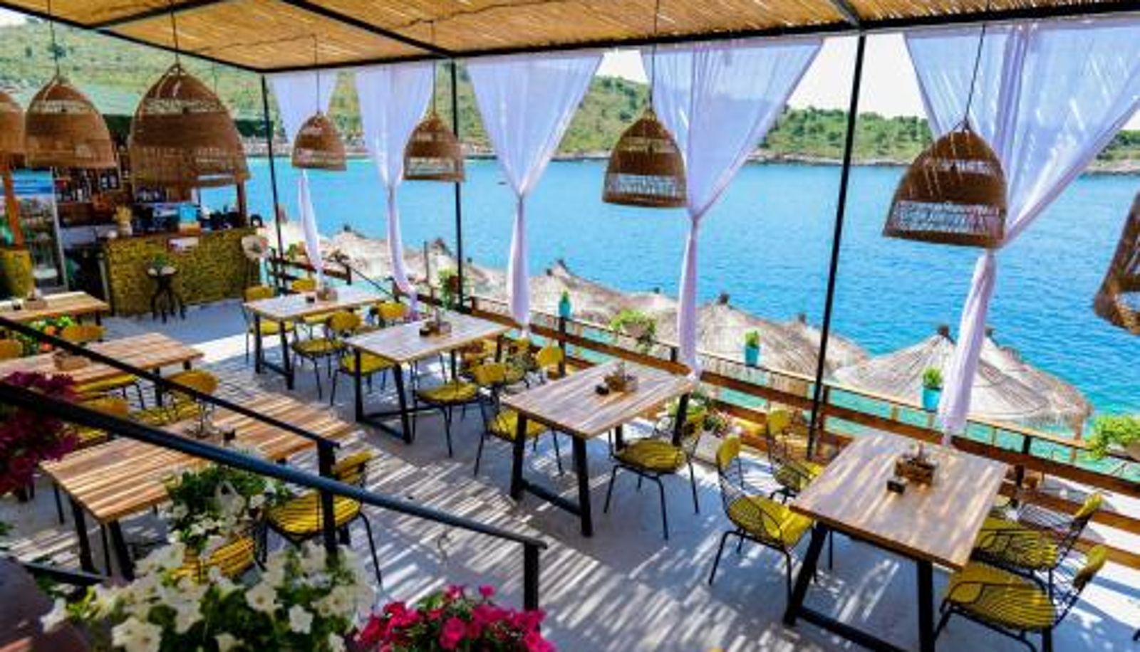 Frühstücksraum innerhalb des Restaurants - Nili Deluxe