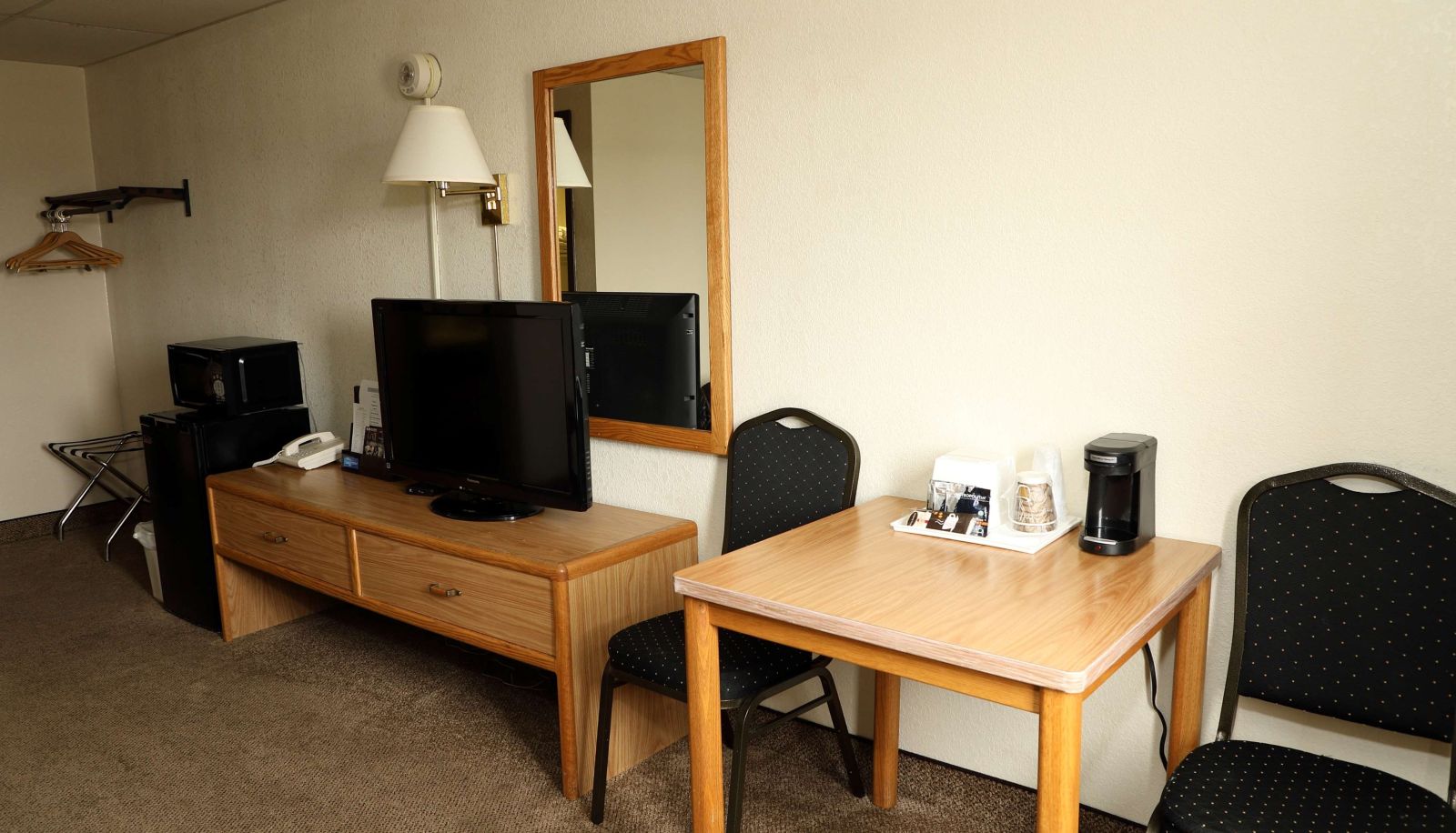 Camera - Northern Lights Inn Rugby