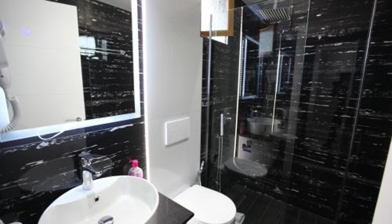 Bathroom - Ksamil Central Park Hotel