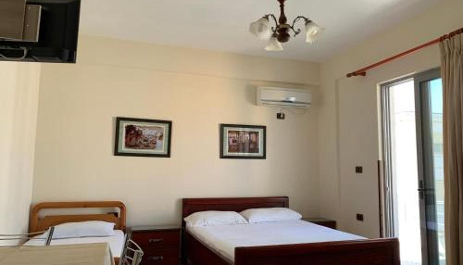 Info - The First Hotel Saranda