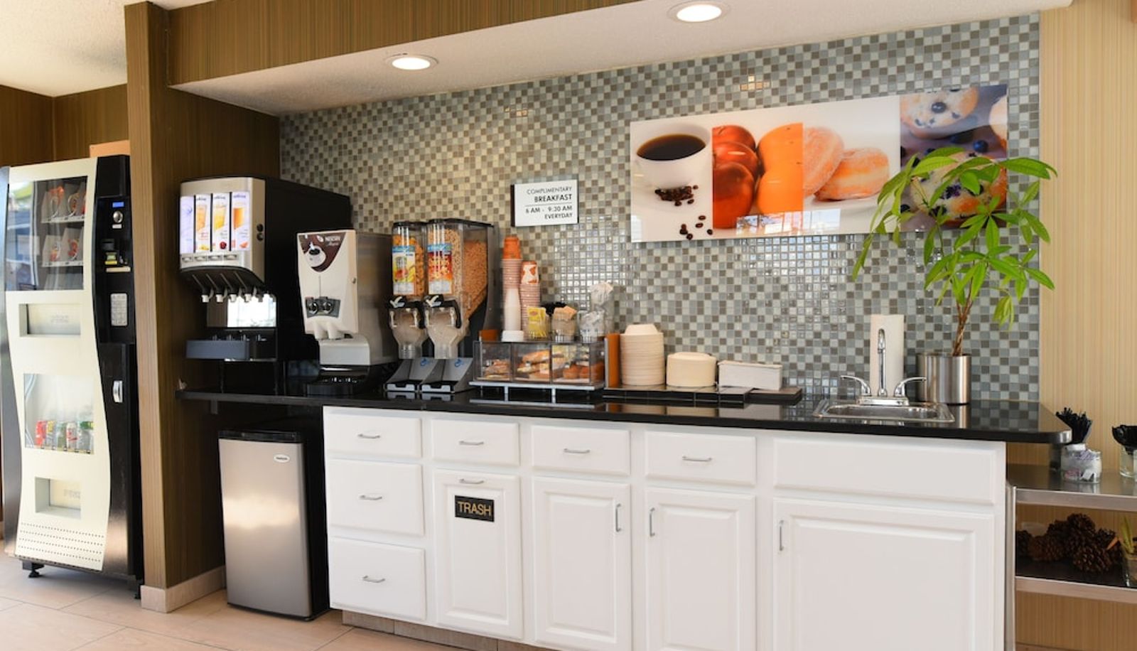 Breakfast room - Capital Inn & Suites