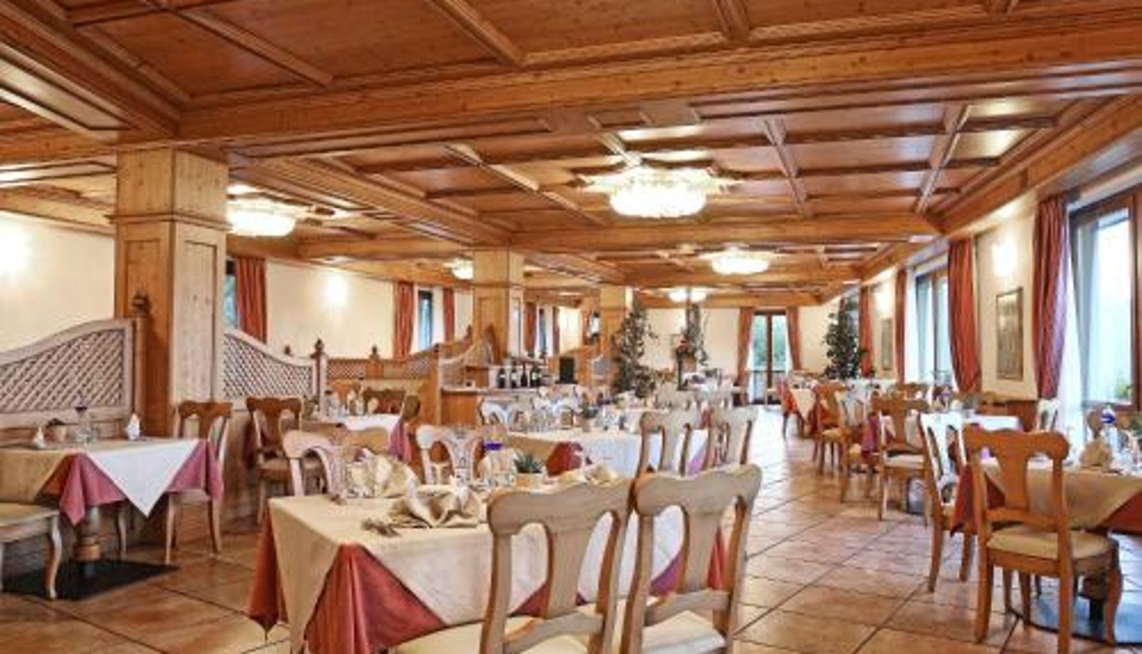 Frühstücksraum innerhalb des Restaurants - GTSGroup Hotel Residence Panorama La Forca