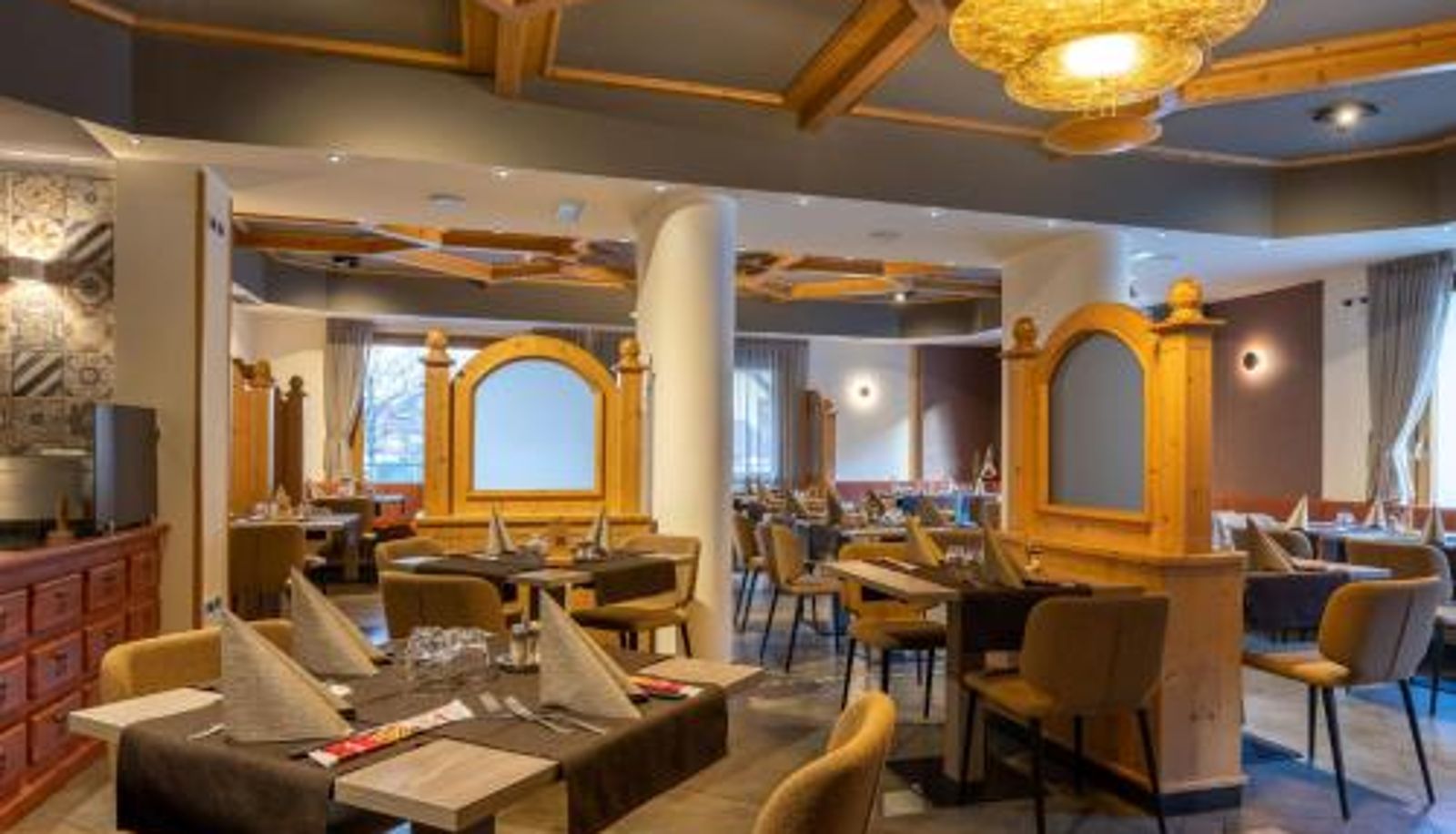Breakfast room within the restaurant - Hotel Dolomiti Saone