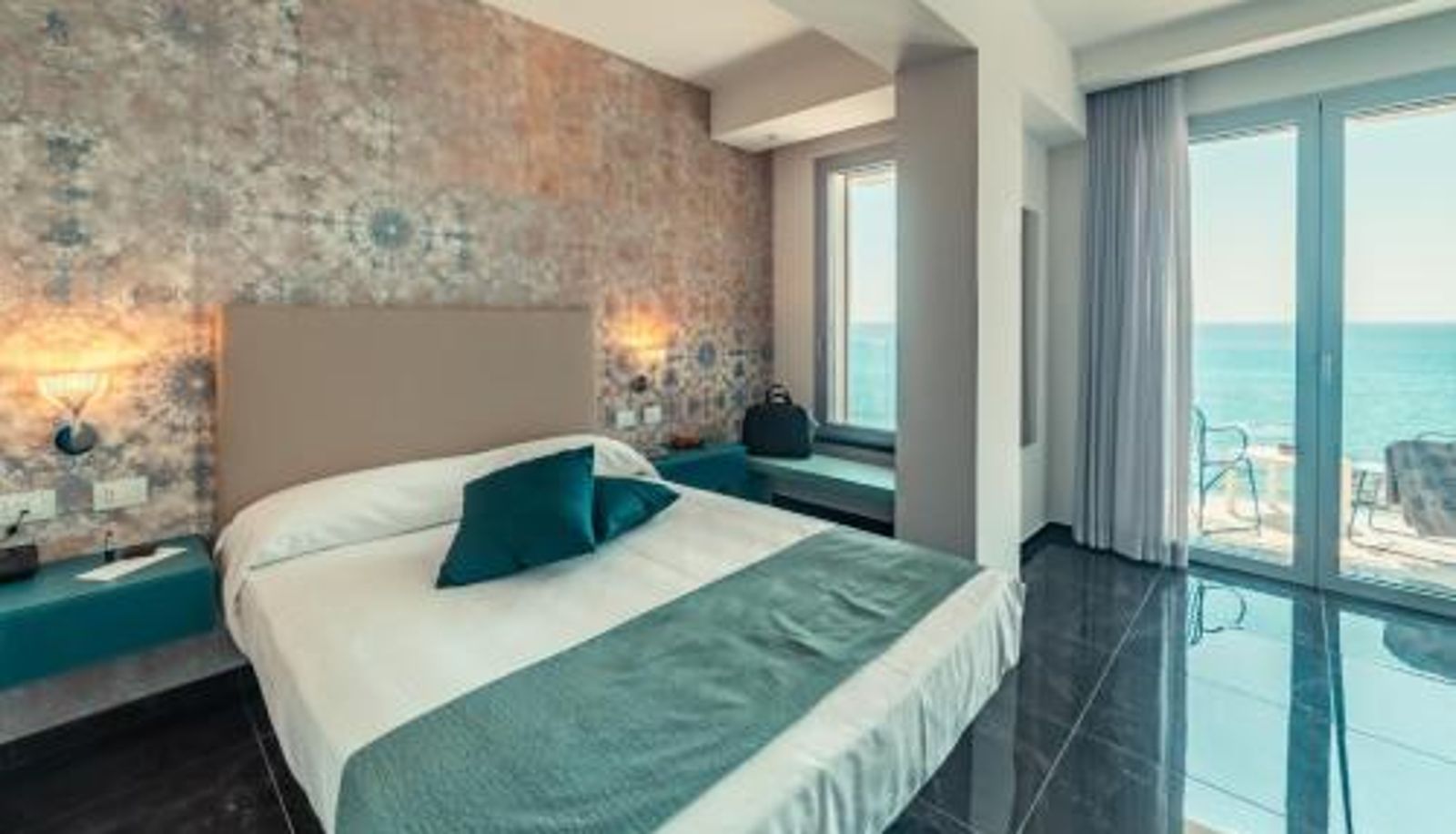 Reception - Nautilus Hotel
