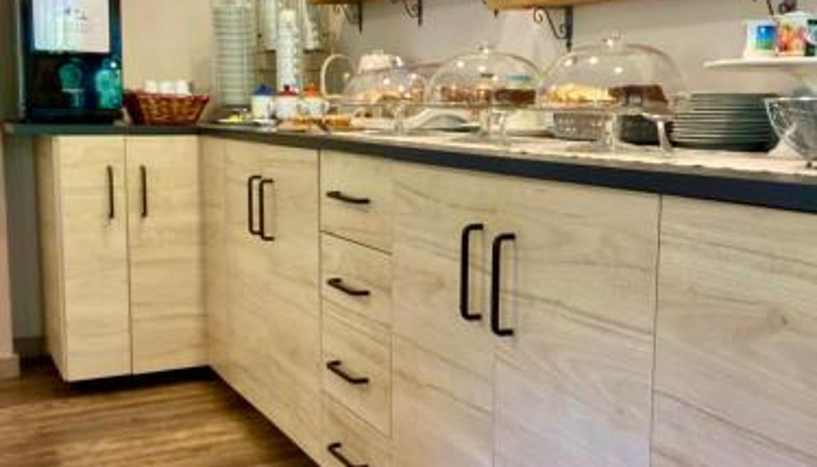 Sala de desayunos dentro del restaurante - Hotel Piccolo Chalet