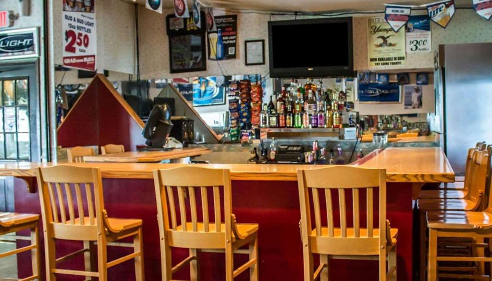 Bar - Econo Lodge Wooster