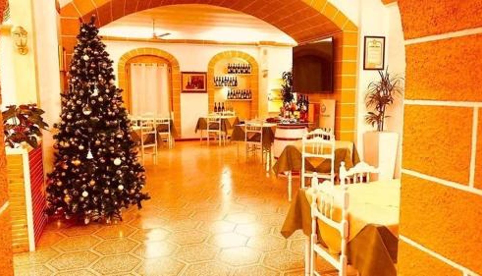 Salle de petit-déjeuner dans le restaurant - Albergo 2 Mari