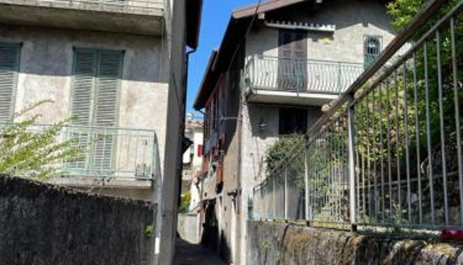 Info - La Casa Sul Sasso In town serviced accommodations
