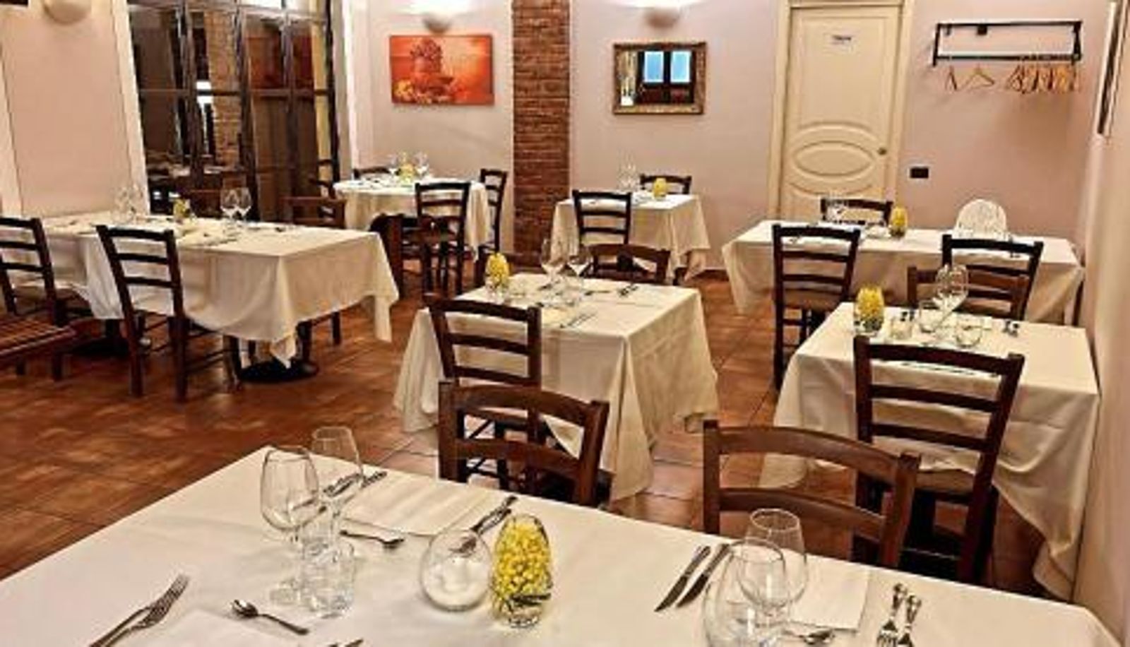 Breakfast room within the restaurant - CASCINA DOMINA