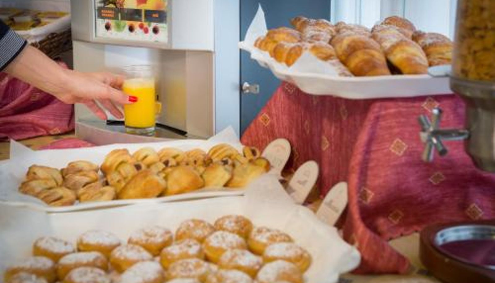 Frühstücksraum innerhalb des Restaurants - Hotel Royal Garnì