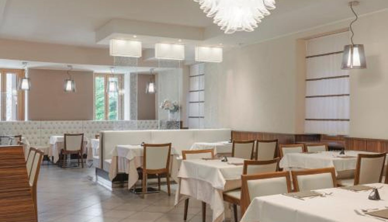 Breakfast room within the restaurant - Hotel Garnì Cristallo