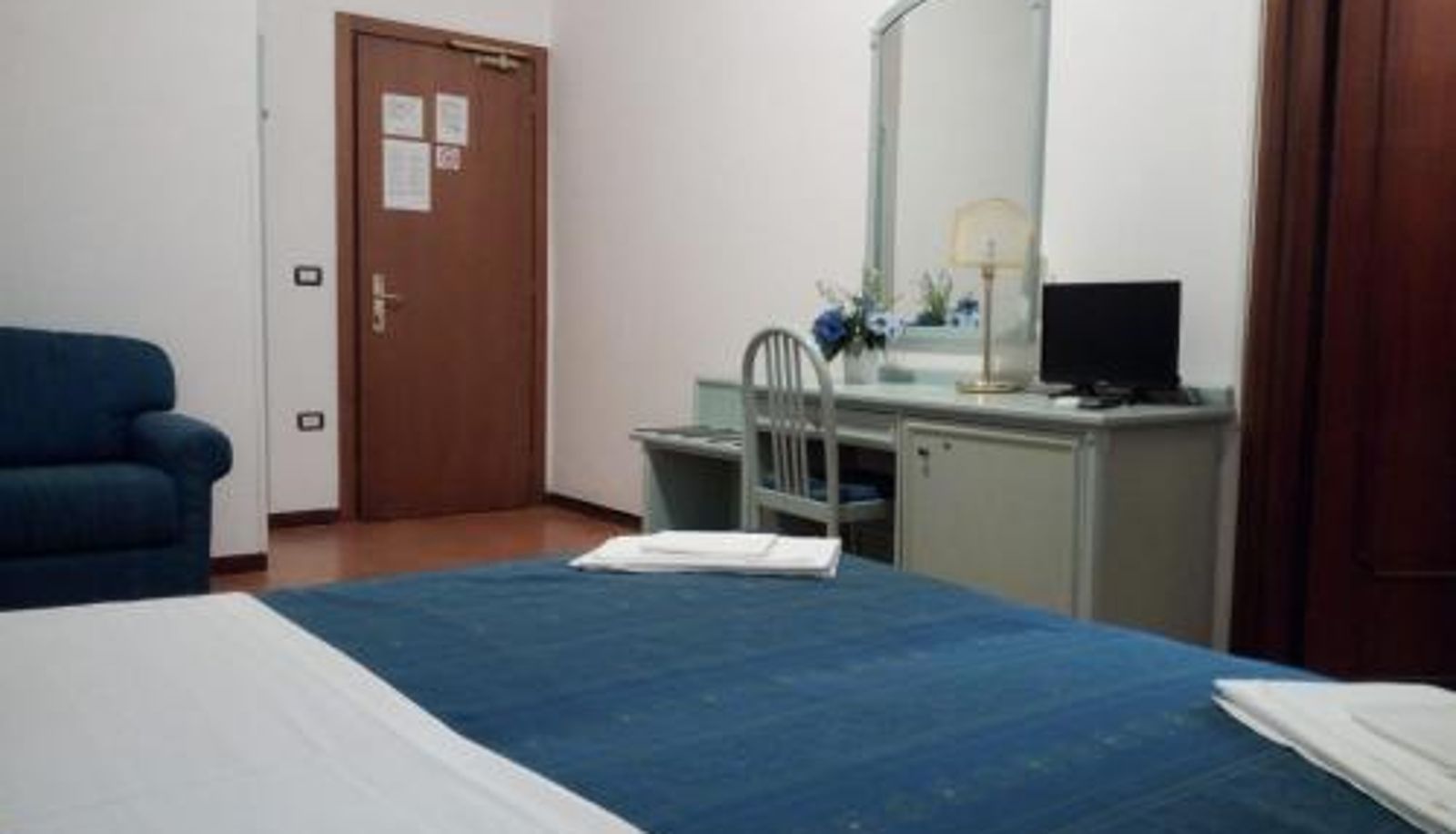 Room - Hotel Mercede 2