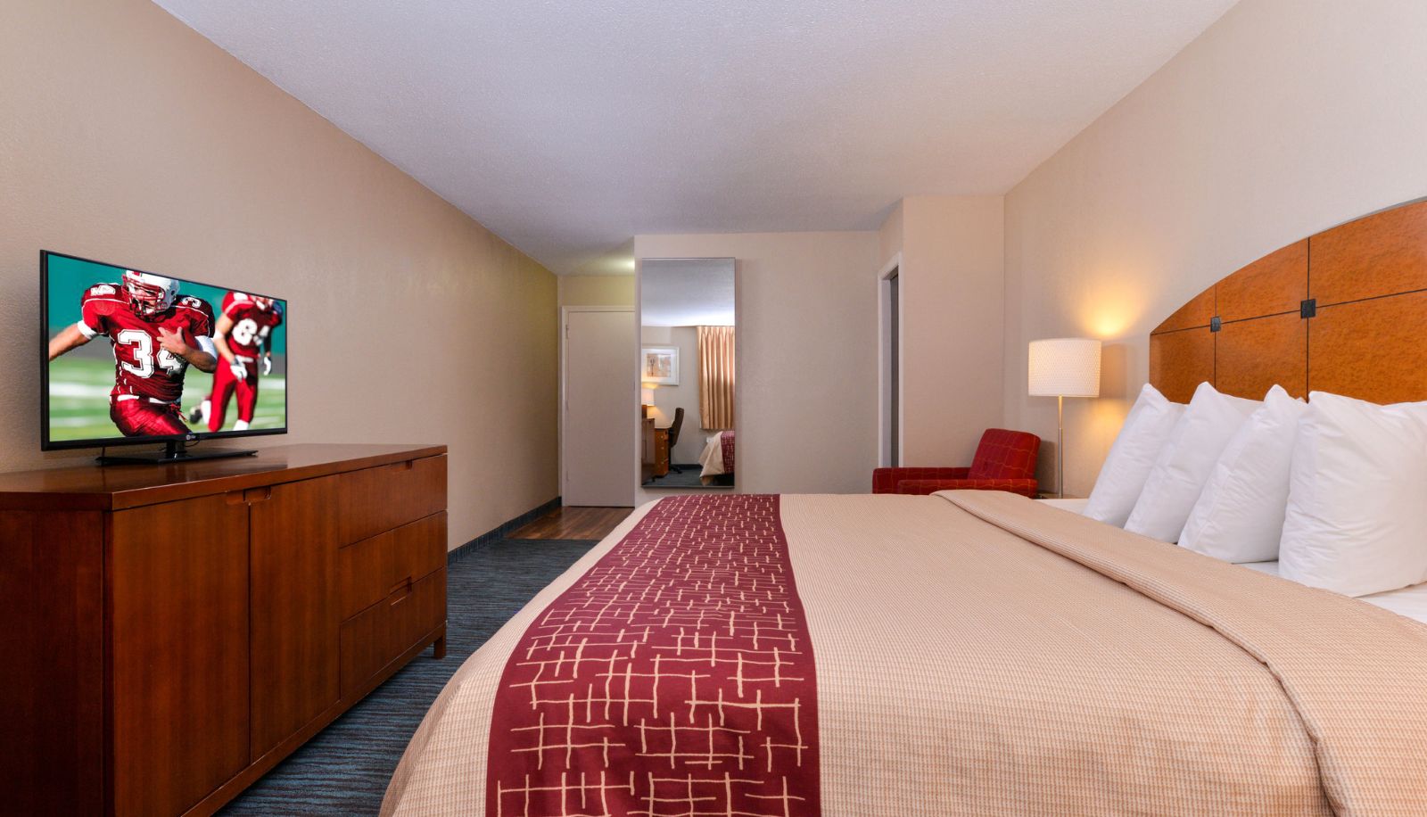 Room - Red Roof Inn Chambersburg