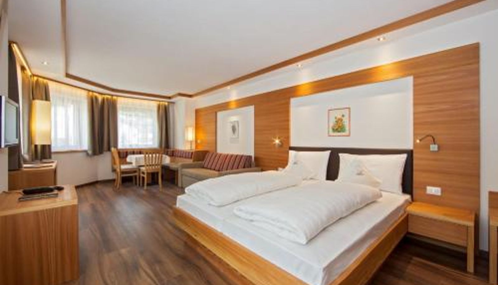 Familienzimmer - Garni-Hotel Aghel Suites & Apartments