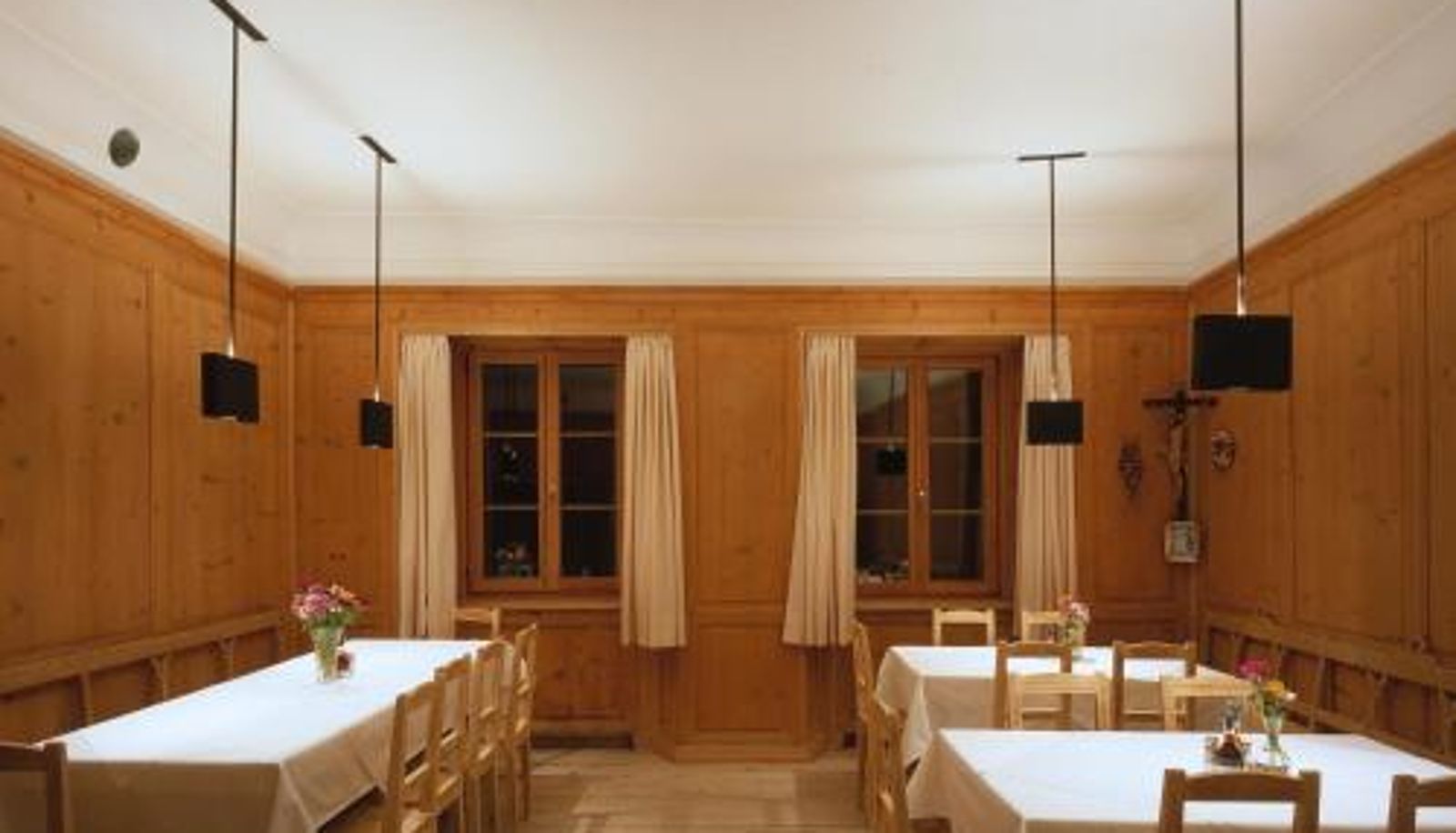 Ontbijtzaal in het restaurant - Belvenu Boutique Hotel
