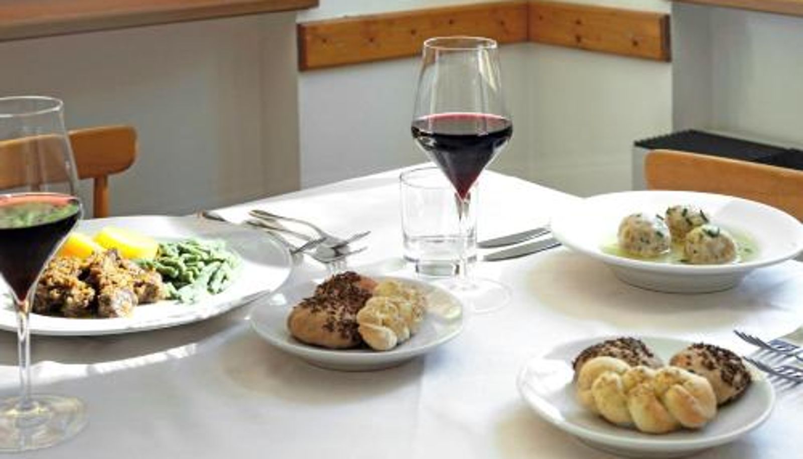 Frühstücksraum innerhalb des Restaurants - Hotel Croda Rossa