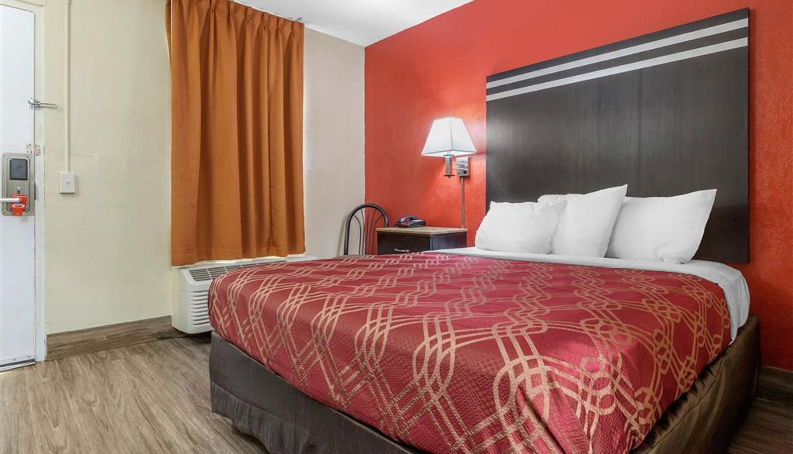 Camera - Econo Lodge Columbia Fort Jackson